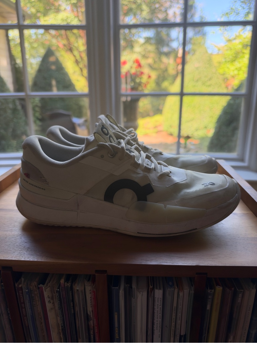 On Running Roger Pro 2 women’s White tennis Sneakers with Black Logo size 10.5